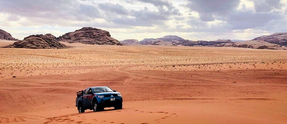 Circuit de 6 heures en 4x4 dans le Wadi Rum (avec ou sans nuitée) (WR-JHT-005)